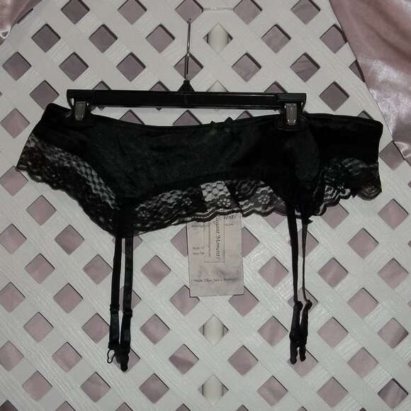 Garter Belt size OS - Picture 1 of 5